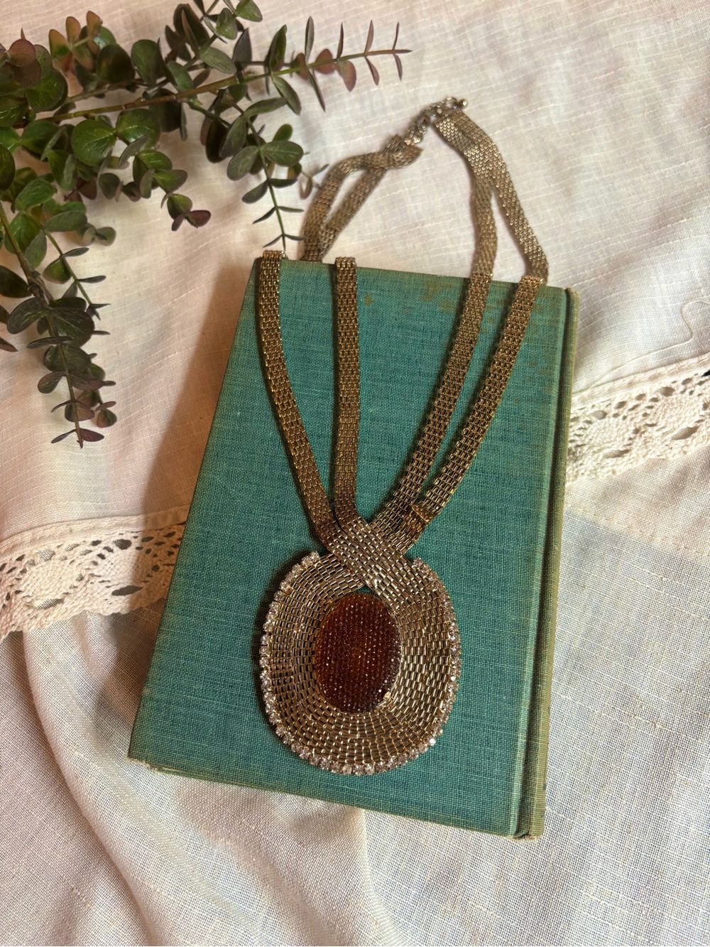Vintage Gold-Tone Mesh Necklace with Amber-Hued Glitter Cabochon Rhinestone